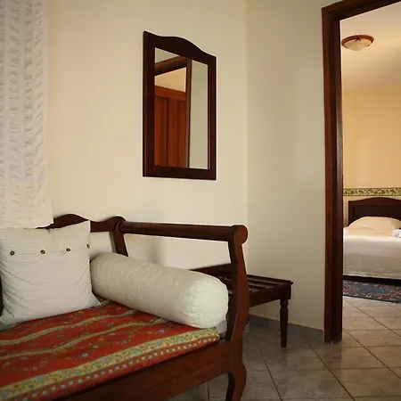 Irides Hotel apartamentowy Souvala