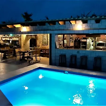 Irides Hotel apartamentowy Souvala